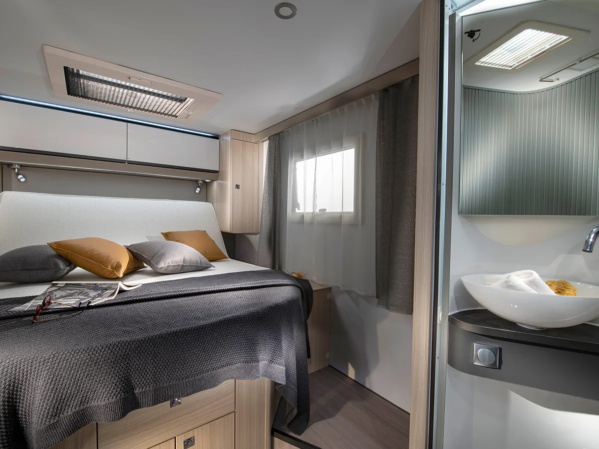 La chambre — ADRIA Compact 60Y
